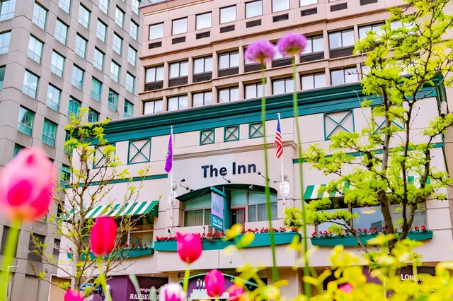 استوديو، The Inn at Longwood Medical 2/3