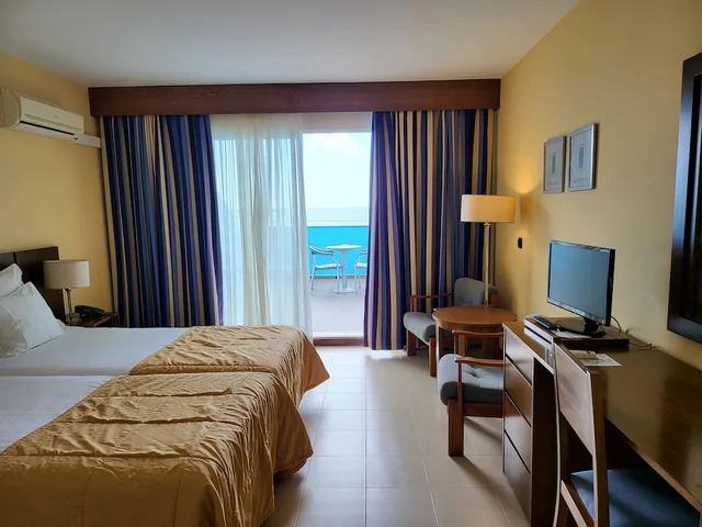 غرفة بإطلالة على البحر مفردة بسريرين منفصلين، Rocamar Hotel 1/7