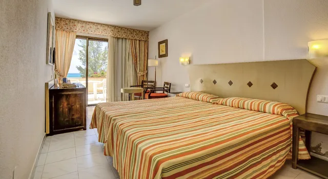 Room, Double or Twin Bed, Ocean Front، SBH Taro Beach 1/2
