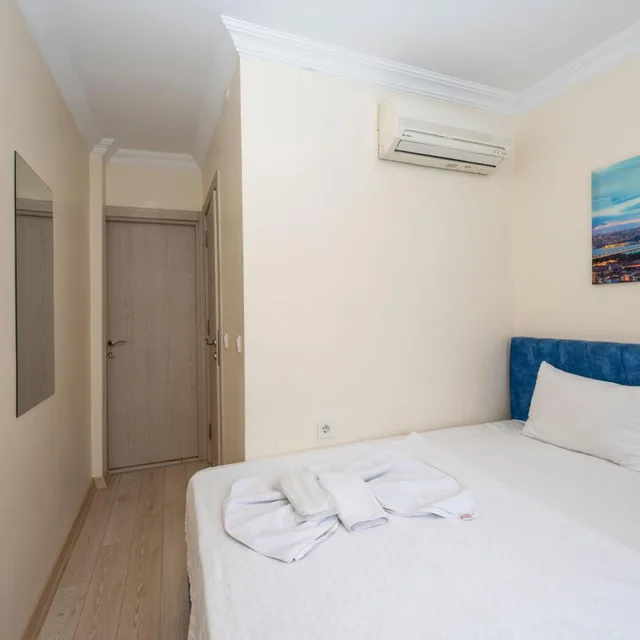 Standard, King Bed, Hotel Grand Istanbul 1/4