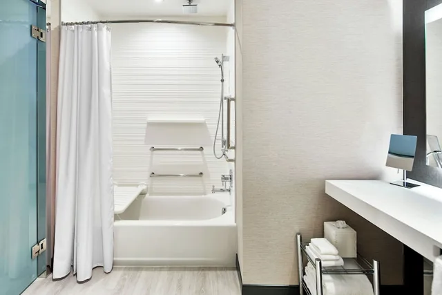 غرفة بسريرين كوين لذوي الإعاقة، Ac Hotel By Marriott Sacramento 6/8