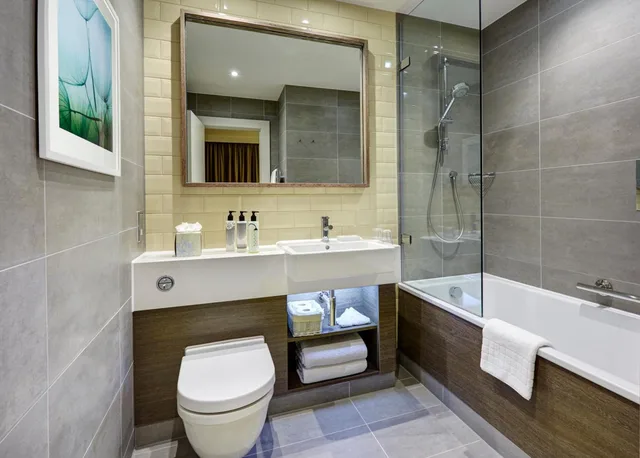 Deluxe, Studio, Suite, King Bed, Staybridge Suites London - Vauxhall by IHG 3/4