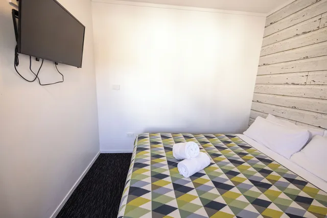 Double Room Ensuite، Haka House Taupo 2/3