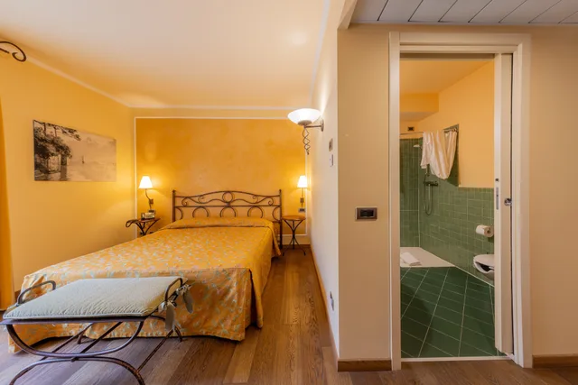Standard, Double Bed, Street Side View، Hotel La Darsena 1/4