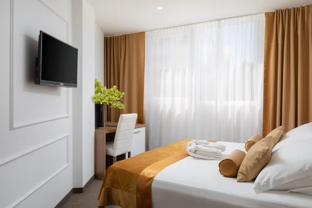 غرفة قياسية، Hotel Corner 1/2