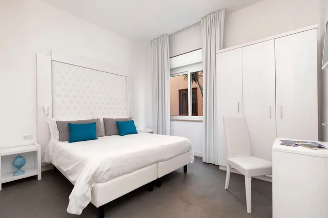 جناح جونيور، Tasso Suites 1/1