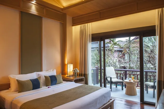 Deluxe Regency Pool View, Chaweng Regent Beach Resort 1/3