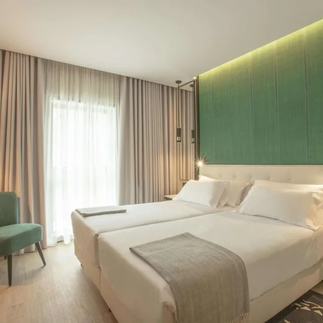 Adjoining, Family, Single Bed, Nh Porto Jardim 1/7