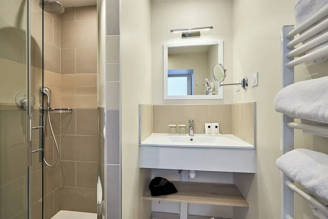 غرفة كلاسيكية بسرير كينج بإطلالة على المتنزه، Les Villas D Arromanches 4/5