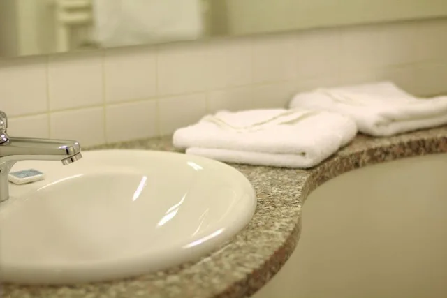 غرفة قياسية بسرير كينج، Hotel Am Terrassenufer 4/4