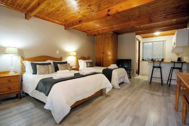 East, Log, 1 Double and 1 Single Bed، Tsitsikamma Village Inn 1/1