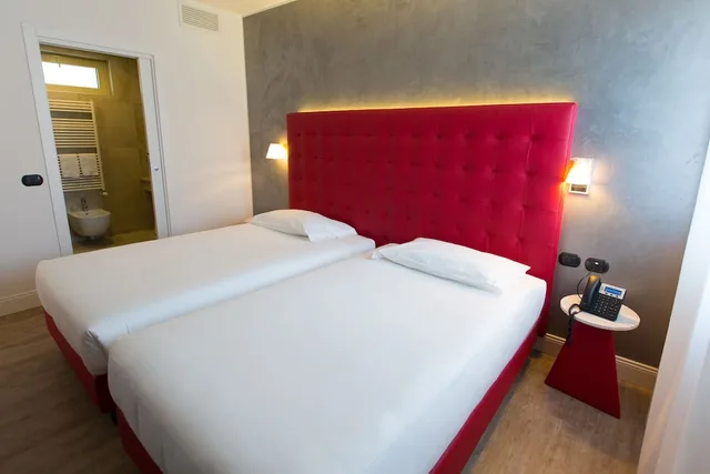 جناح بسريرين كوين بإطلالة على البحيرة مع أريكة، Al Campanile Aparthotel Suite 3/7