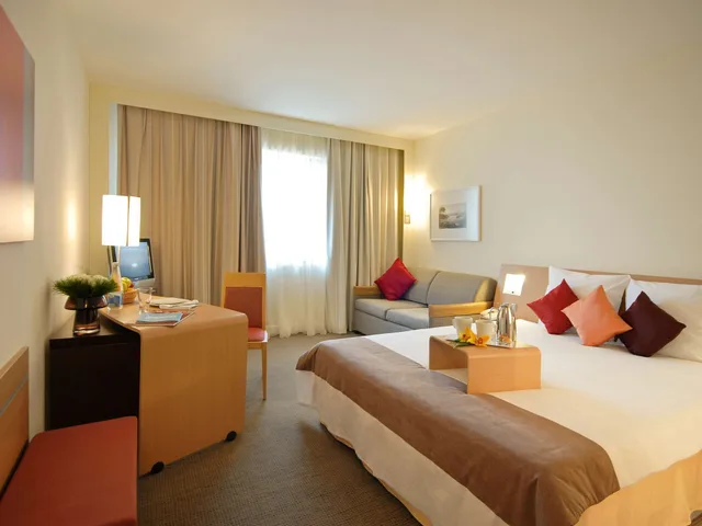 غرفة قياسية بسرير كوين مع أريكة، Novotel Istanbul Zeytinburnu 2/9