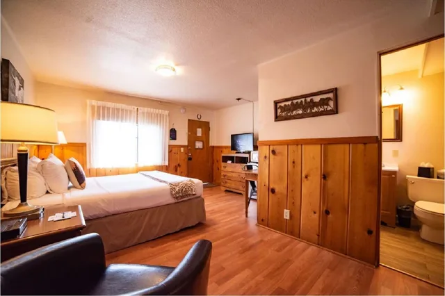 غرفة قياسية بسرير كوين، Alpine Trail Ridge Inn 3/8