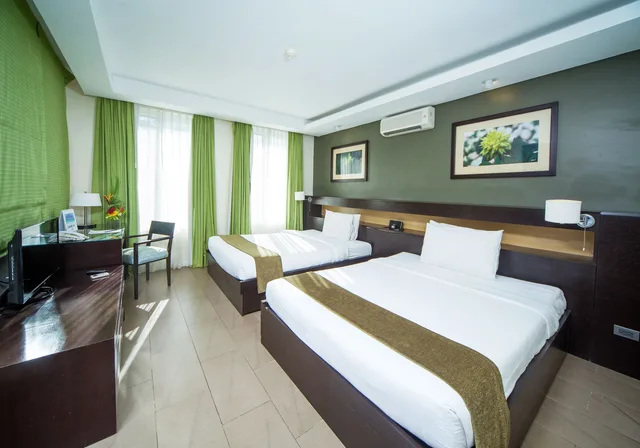 Junior Suite., Fairways And Bluewater Newcoast Boracay 2/4