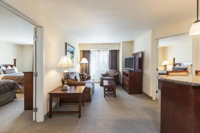 جناح بسرير كينج بغرفتي نوم، Staybridge Suites El Paso Airport Area 1/1