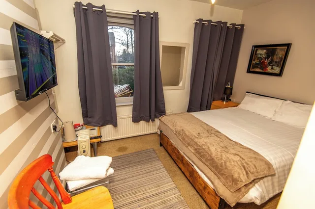 Compact Double Room، OYO Cornerstone Manor Hotel 4/10