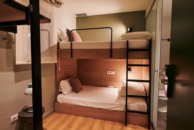 Room, Bunk Bed, No Window, Hotel TOC Hotel Las Ramblas 1/5