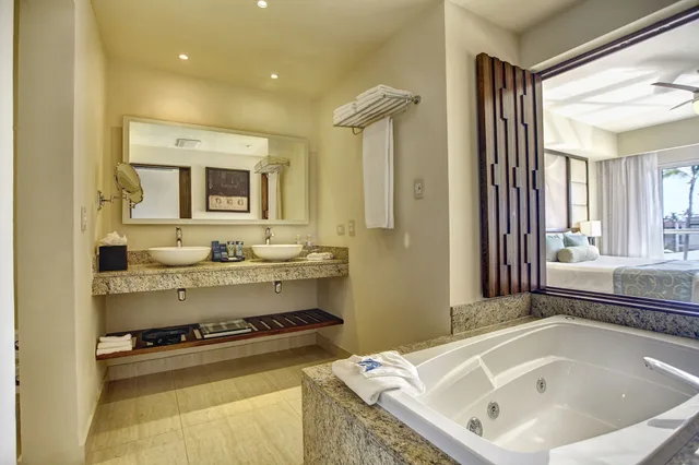 2 Bedrooms, Diamond Club, Swim Out, Presidential, Luxury, Suite, King Bed, 2 Queen Beds, Sofa, Hot Tub، Royalton Punta Cana, An Autograph Collection All-Inclusive Resort and Casino 14/14