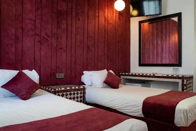 غرفة قياسية ثلاثية بثلاثة أسرّة، Hotel Majestic 1/3
