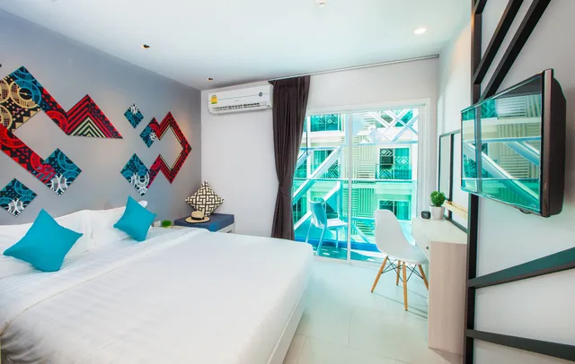 غرفة سوبيريور بسرير كينج، The Crib Patong 2/2