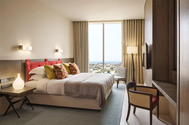 جناح جونيور بسرير كينج بإطلالة على المدينة، فندق ومنتجع أصيلة جدة(Assila, a Luxury Collection Hotel, Jeddah) 1/5