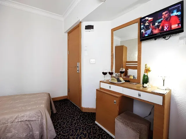 Room, Single, Aspalace Hotel 1/4