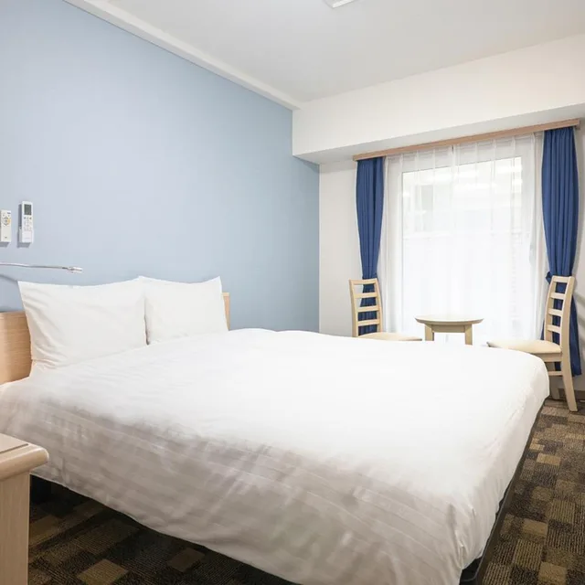 غرفة قياسية بسرير كينج وسرير كوين، Toyoko Inn Osaka Namba 4/5