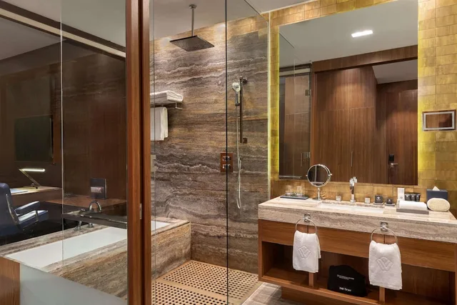 غرفة سوبيريور بسريرين منفصلين للمدخنين، Wyndham Grand Manama 1/2
