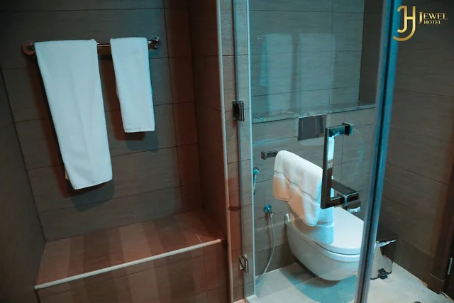 جناح ديلوكس بسرير كينج بغرفة نوم واحدة، The Jewel Hotel 4/4