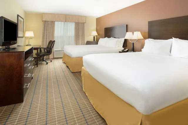 غرفة قياسية بسريرين كوين لذوي الإعاقة، Holiday Inn Express Hotel And Suites Pauls Valley 2/6