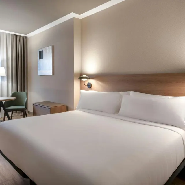 Plus, Standard, King Bed، AC Hotel Atocha by Marriott 1/15