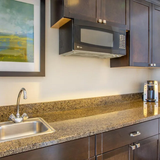 استوديو بسرير كينج لذوي الإعاقة، Holiday Inn Hotel And Suites Parsippany Fairfield 4/4
