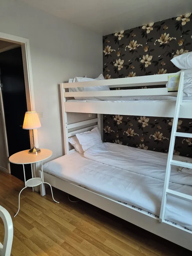 غرفة أساسية بسرير بطابقين، Smålandsstenar Hotell 1/3