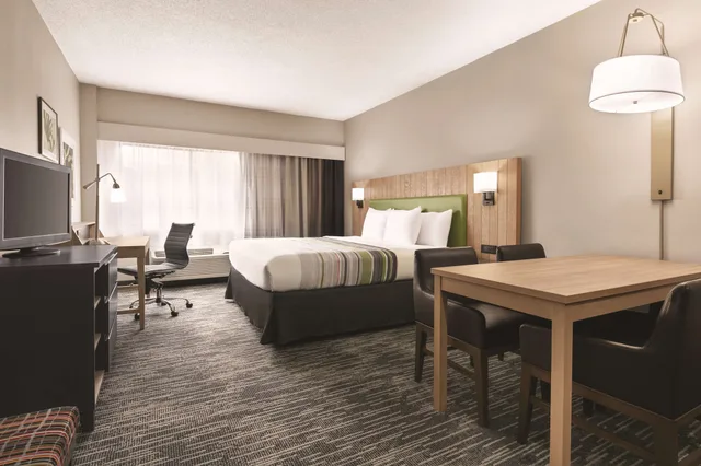 جناح بسرير كينج وسرير كوين بغرفة نوم واحدة، Country Inn & Suites by Radisson, Williamsburg East (Busch Gardens), VA 6/10