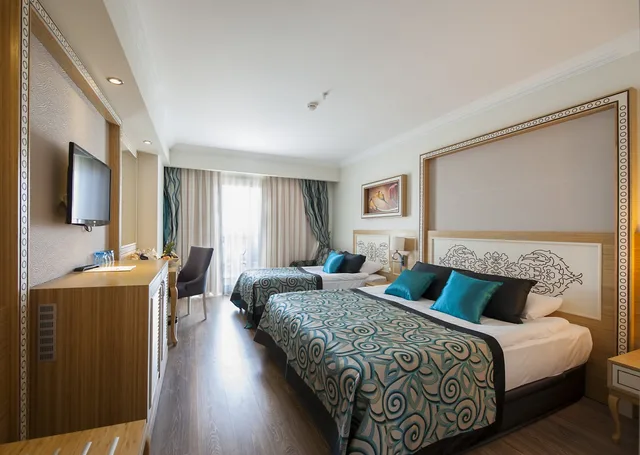 غرفة بسرير مزدوج بشرفة، Crystal Waterworld Resort and Spa 1/2