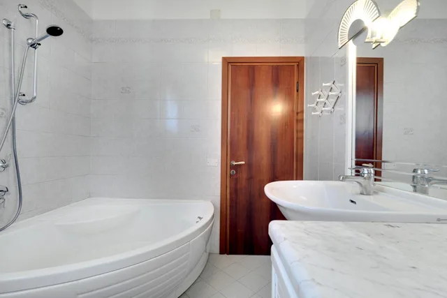 شقة، Hotel Tre Archi 5/7