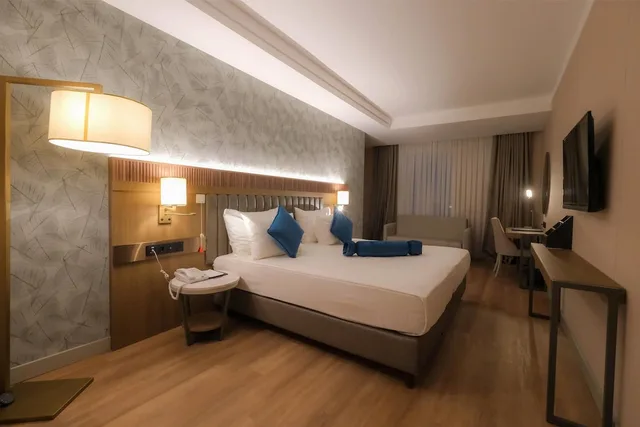 Room, Twin Beds, City View, Sofa, Ramada Encore by Wyndham Konya Karatay 3/9
