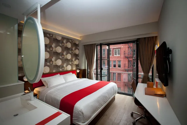 Room, King Bed, French Balcony، NobleDen Hotel 5/8