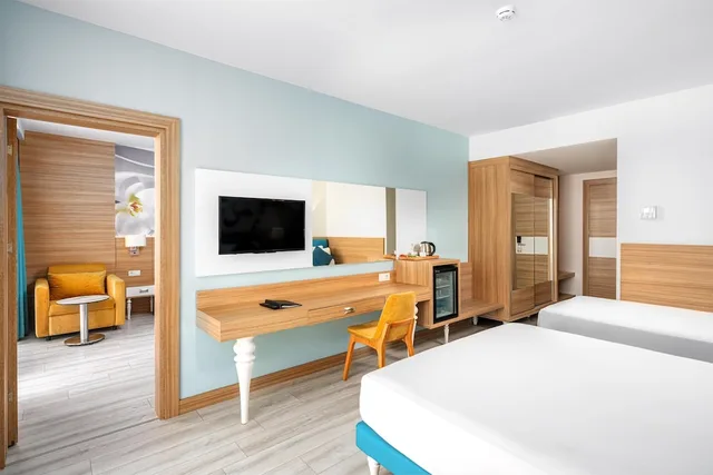 Family, 2 Double and Twin Beds، Club Sun Heaven 2/6