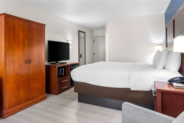 غرفة بسرير كينج، Comfort Inn Greenville - Haywood Mall 7/9
