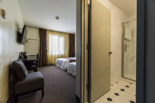 غرفة كلاسيكية بسريرين كوين، John Hotel 8/8