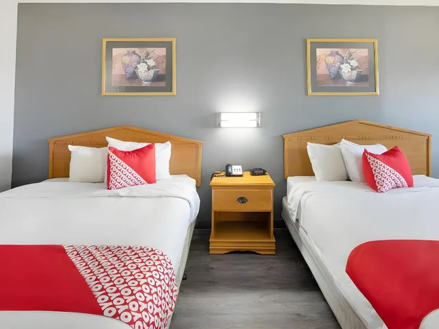 Room, 2 Queen Beds, Smoking, Quality Inn Kinder, LA 3/10
