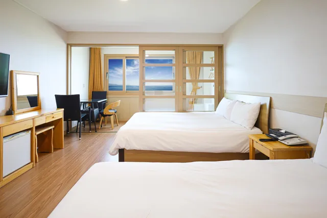 غرفة بريميوم بسريرين منفصلين بإطلالة على البحر، Huesik Hotel Sydney 1/1
