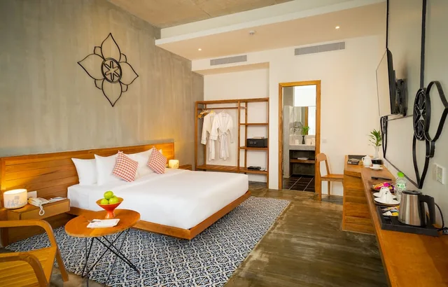 Premier, King Bed, Pool Access, Phka Chan Hotel 1/6