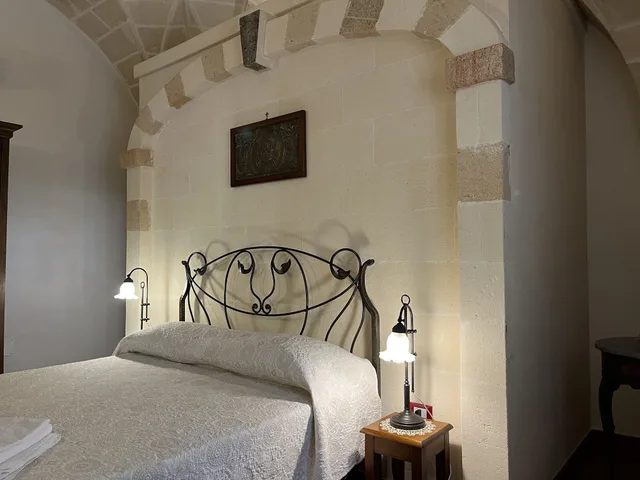 غرفة بسرير كوين، Masseria La Camardia 3/6