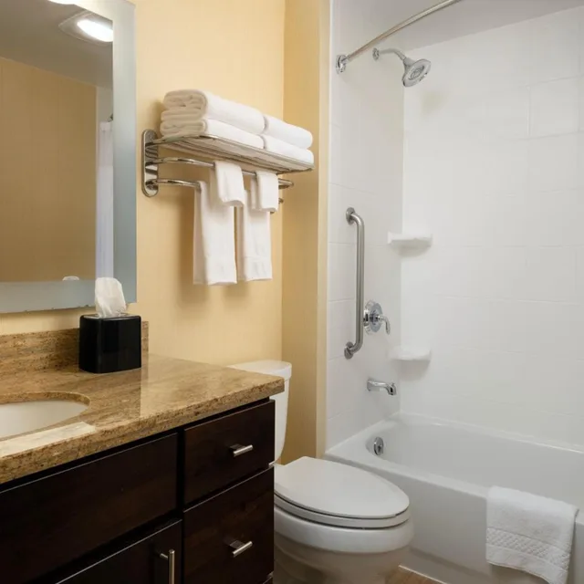 جناح بسرير كوين بغرفة نوم واحدة مع أريكة، Towneplace Suites By Marriott Ann Arbor 5/8