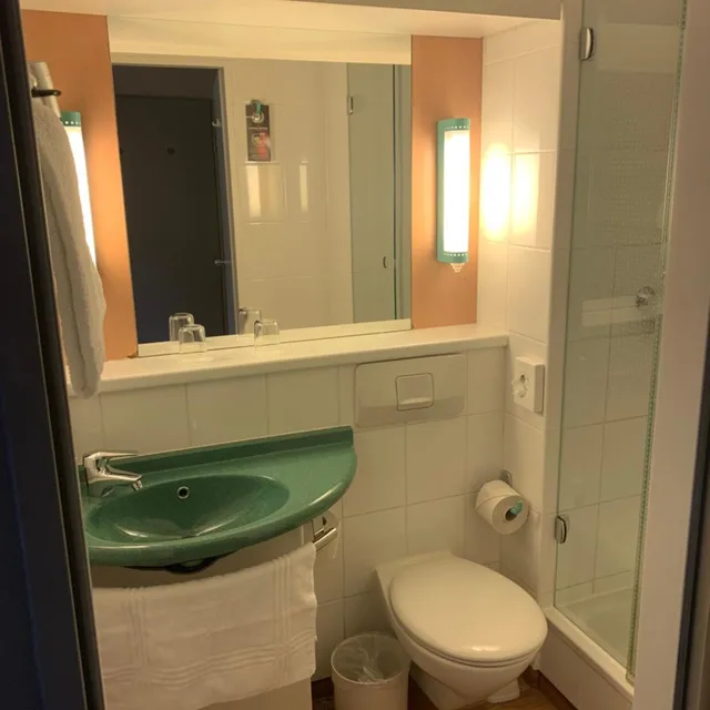 غرفة بسريرين منفصلين، Ibis Aachen Marschiertor Aix-La-Chapelle 4/4