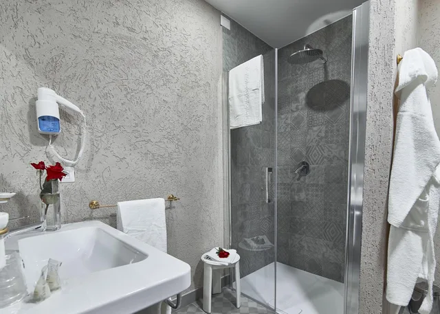 جناح سوبيريور، Hotel del Sole Pompei 4/6