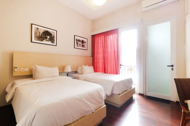 غرفة عائلية، Pejaten Valley Residence 1/4